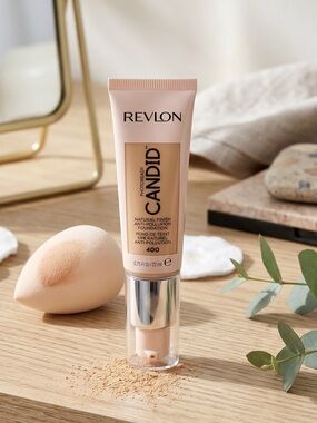 Revlon Candid Natural Finish Foundation - Macadamia 400